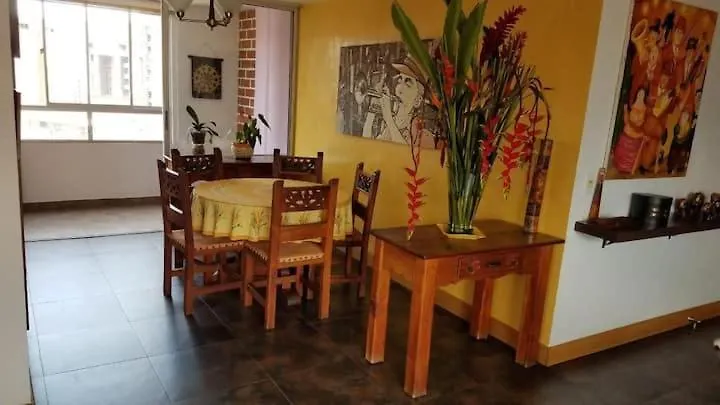 Comoda Habitacion En El Poblado 메딜린